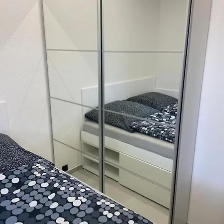 Neue Moderne Apartman